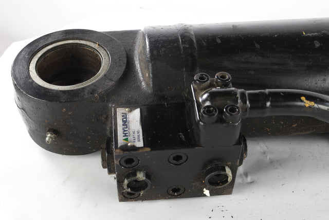 HYUNDAI ­-­ 31N4-70110 ­-­ DOZER BLADE CYL LH