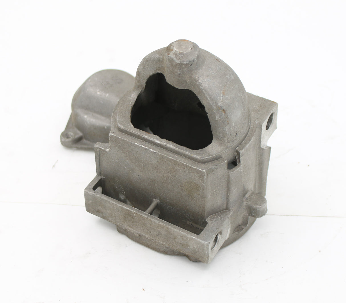 VOLVO PENTA ­-­ 3853181 ­-­ HOUSING