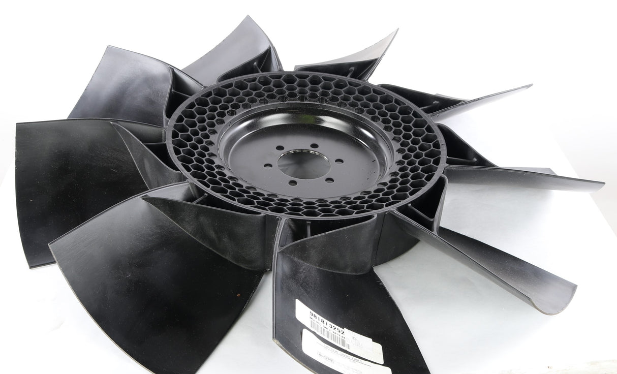 MACK ­-­ 3912-991680252 ­-­ ENGINE COOLING FAN