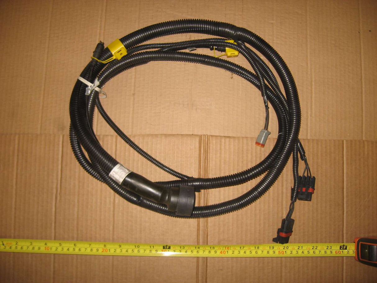 AUTOCAR ­-­ 3975905 ­-­ HARNESS