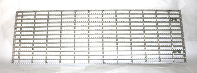 MACK ­-­ 39QL4157M ­-­ TREAD PLATE