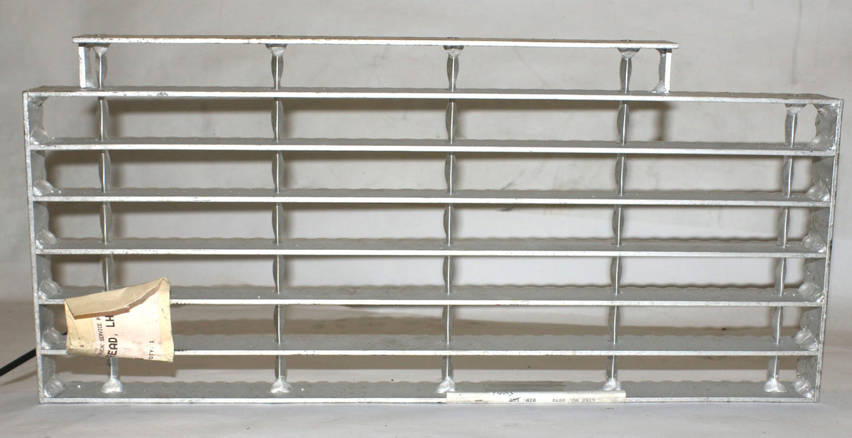MACK ­-­ 39QL4199 ­-­ PLATE-TREAD  LH