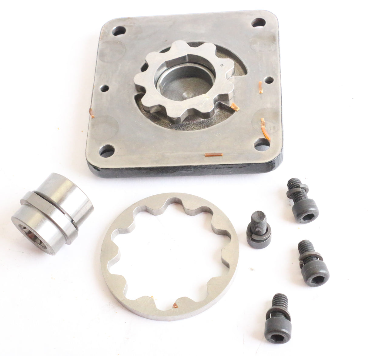 DYNAPAC ­-­ 4700903224 ­-­ PUMP  CHARGE