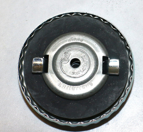 DYNAPAC ­-­ 4700929469 ­-­ FUEL TANK CAP