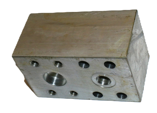 FLUID CONTROLS ­-­ 4KXP3572-002 ­-­ VALVE BLOCK