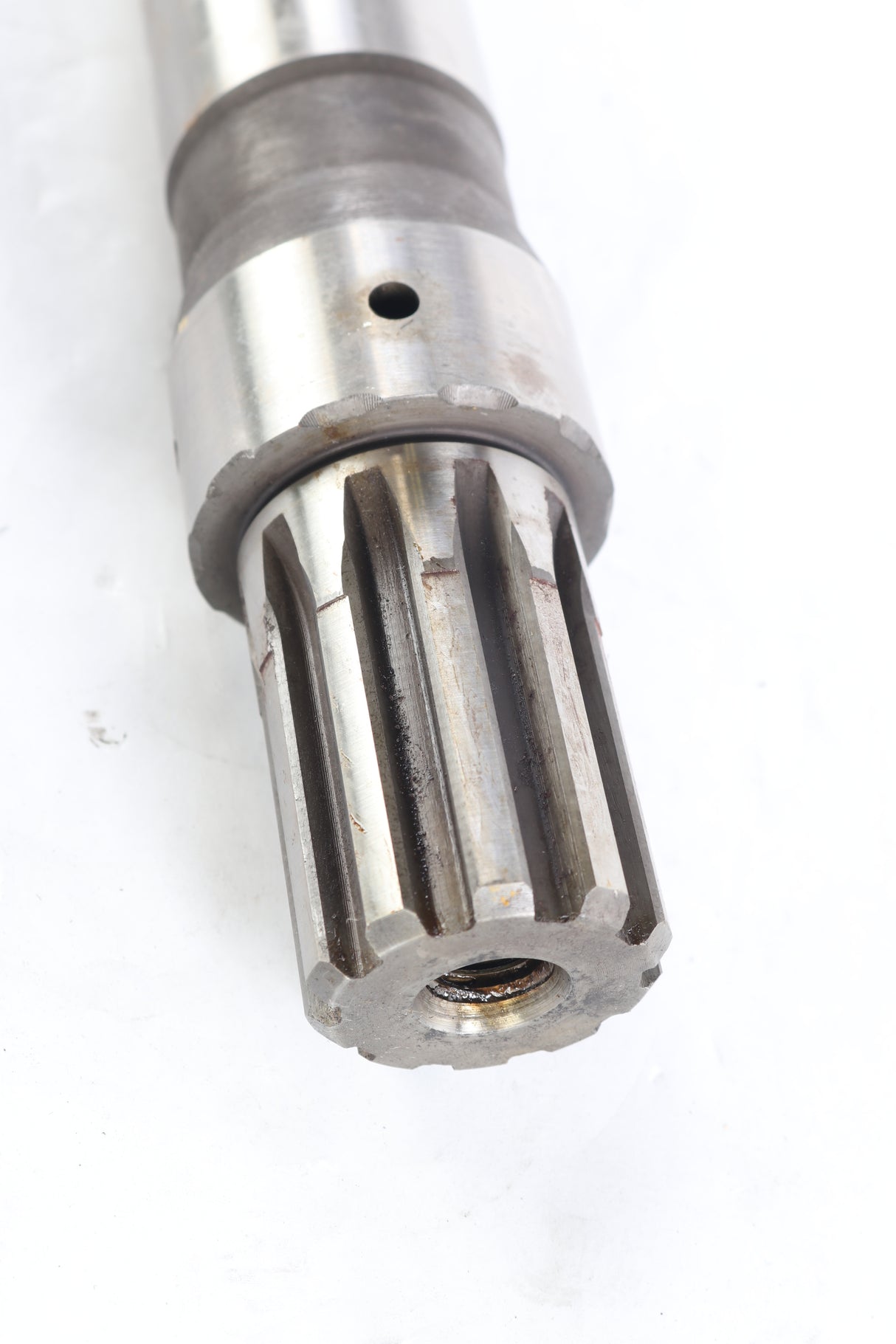 VOLVO ­-­ 62178 ­-­ SHAFT135in OIL CLUTCH ASSY