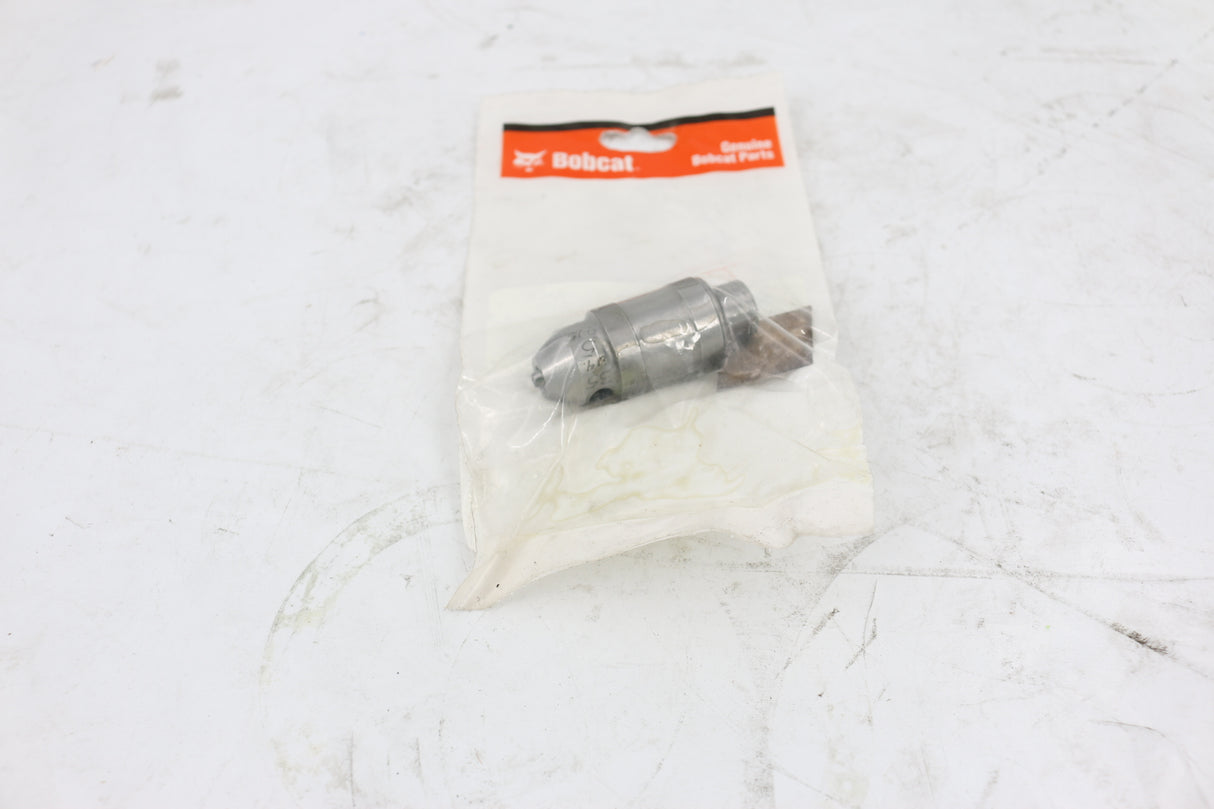 BOBCAT ­-­ 6560968 ­-­ VALVE