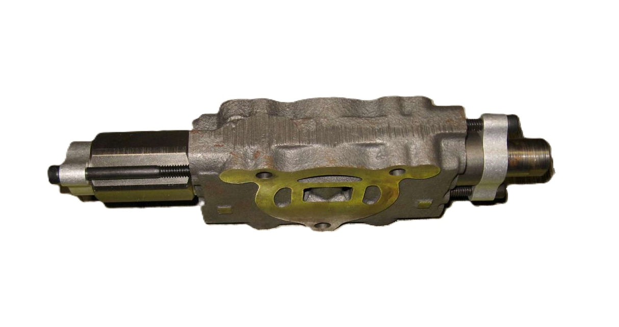 BOBCAT ­-­ 6676565 ­-­ HYDRAULIC CONTROL VALVE SECTION