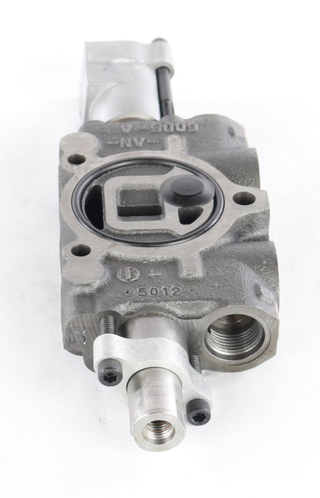 BOBCAT ­-­ 6677438 ­-­ VALVE - SECTION