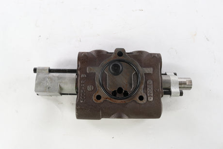 BOBCAT ­-­ 6677441 ­-­ VALVE - SECTION