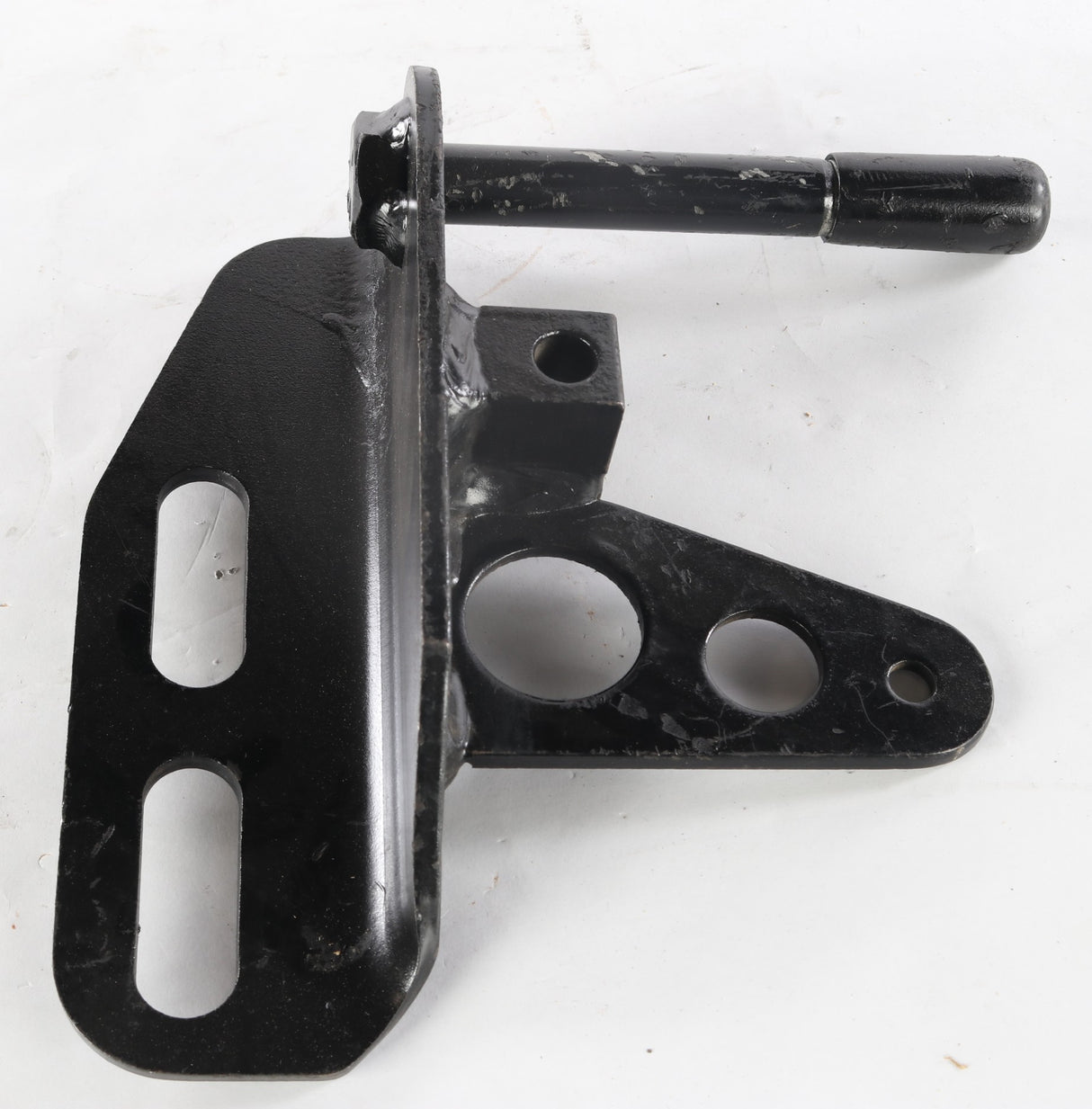 MACK ­-­ 68QM57 ­-­ HOOD HINGE BRACKET RH