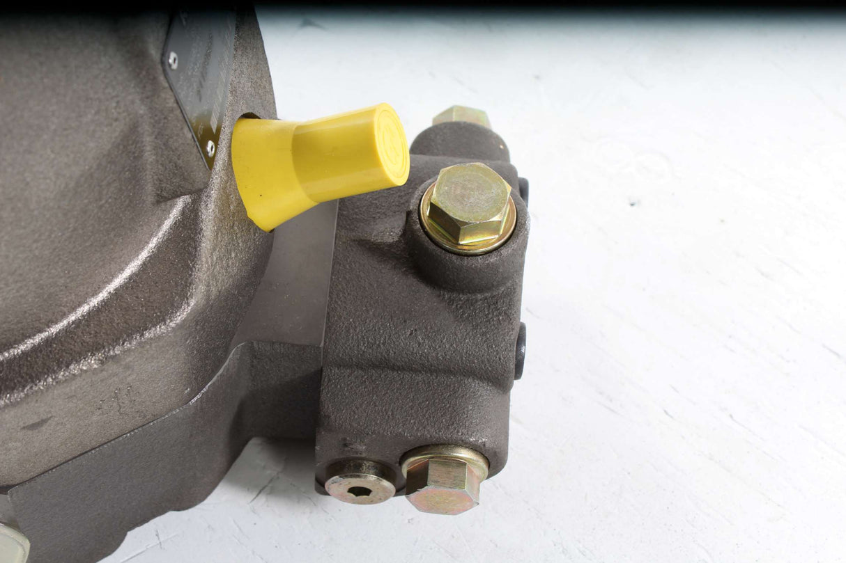 BOBCAT ­-­ 6967331 ­-­ HYDRAULIC AXIAL PISTON MOTOR