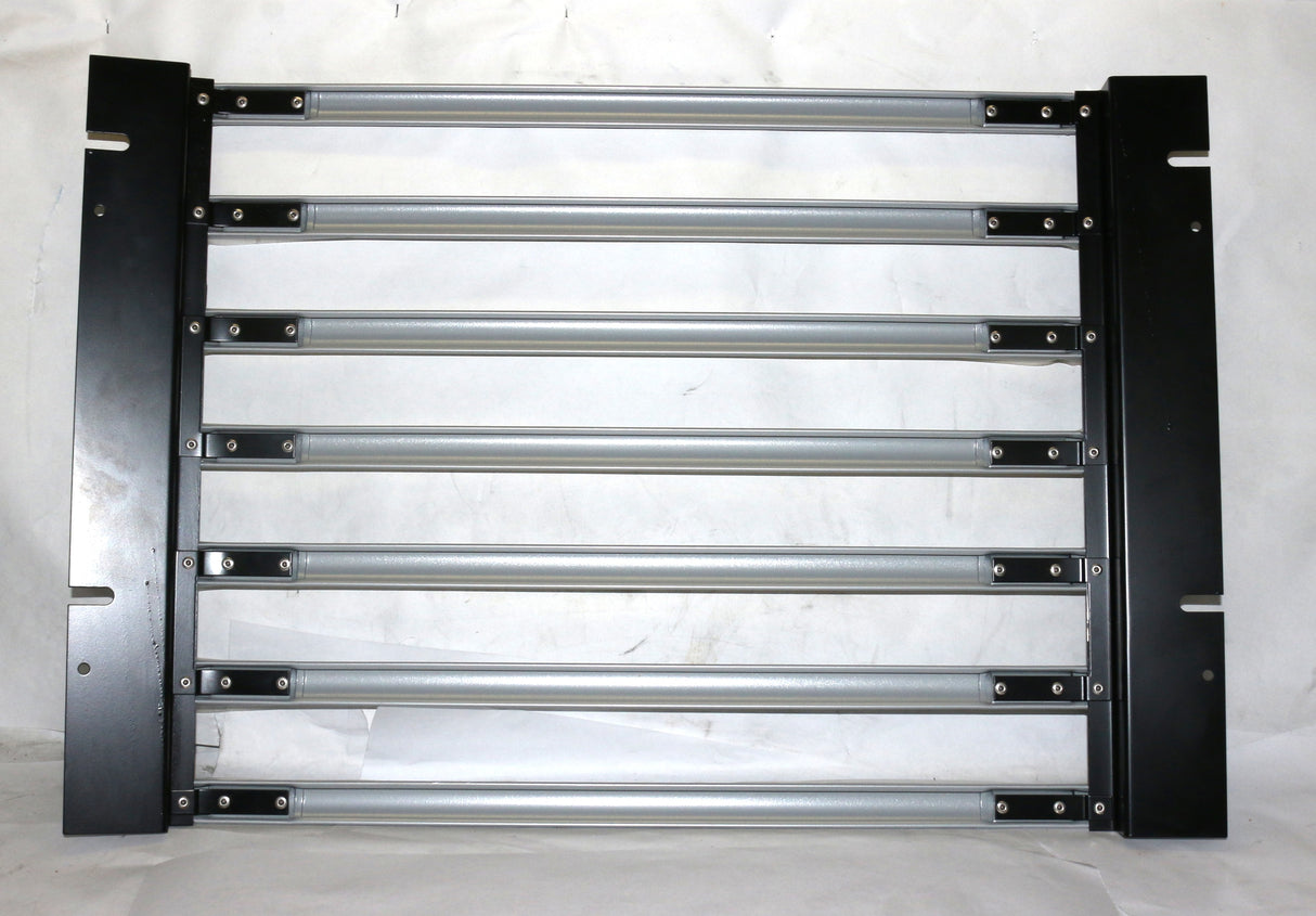MACK ­-­ 6MF492 ­-­ GRILLE