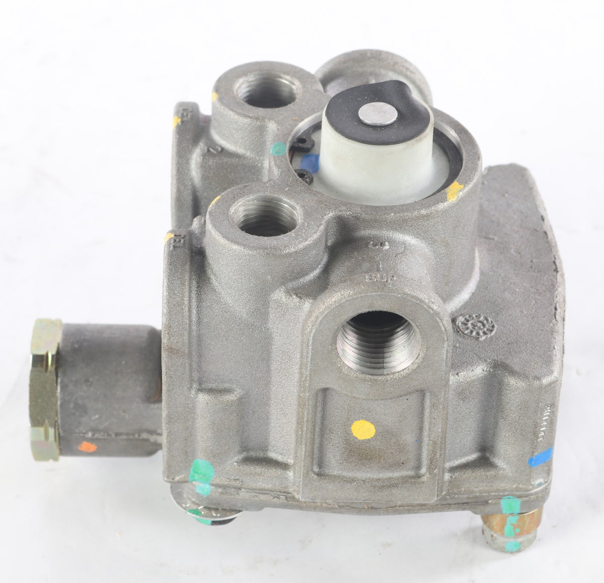 MACK ­-­ 745-800135 ­-­ RELAY VALVE