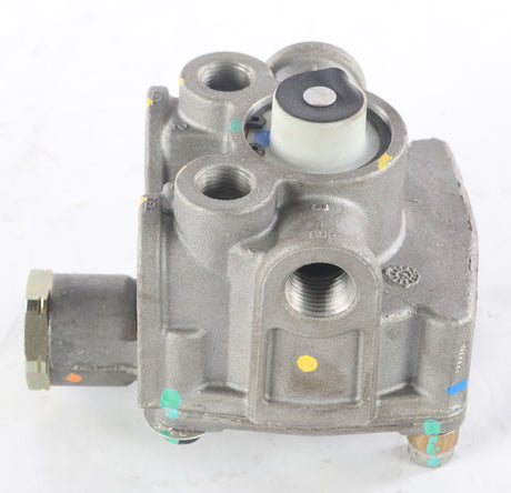 MACK ­-­ 745-800135 ­-­ RELAY VALVE