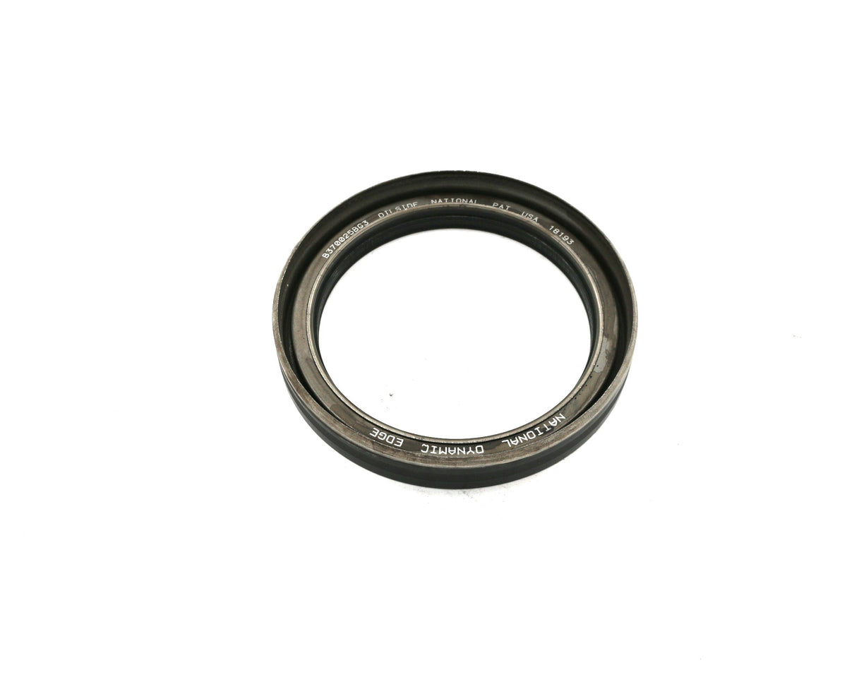 VOLVO ­-­ 8060884 ­-­ WHEEL SEAL