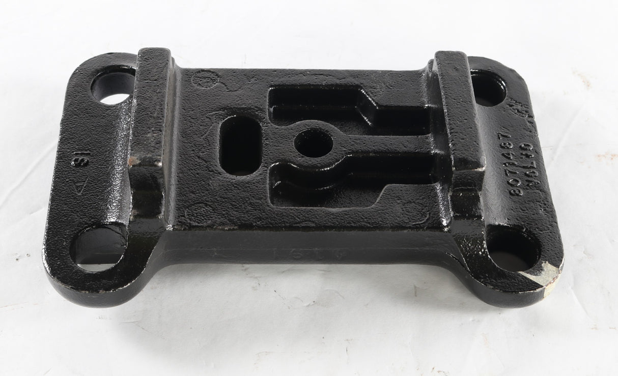 VOLVO ­-­ 8071487 ­-­ AXLE SEAT