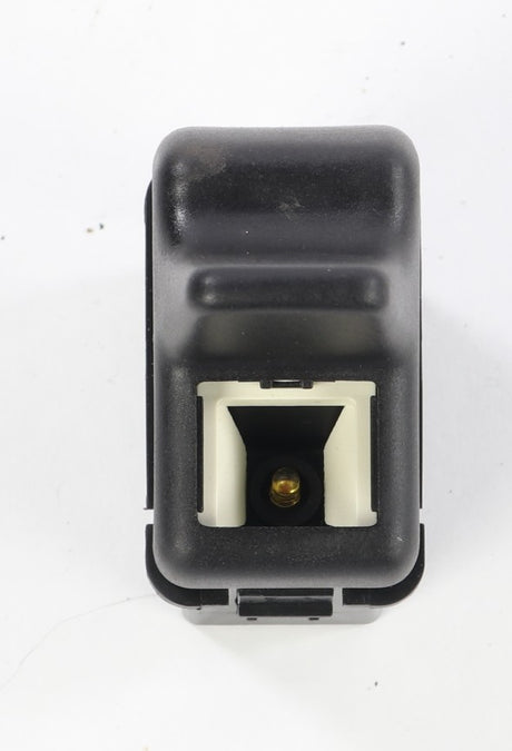 VOLVO ­-­ 8085867 ­-­ SWITCH