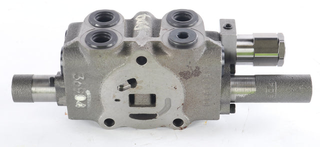 VOLVO ­-­ 8230-30780 ­-­ HYDRAULIC VALVE SECTION