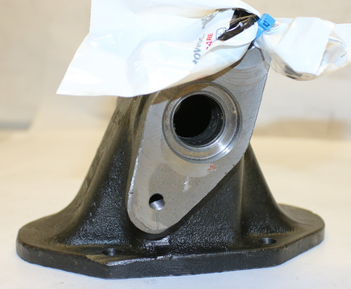 MACK ­-­ 8235-A3280D2448 ­-­ HSG  STUD