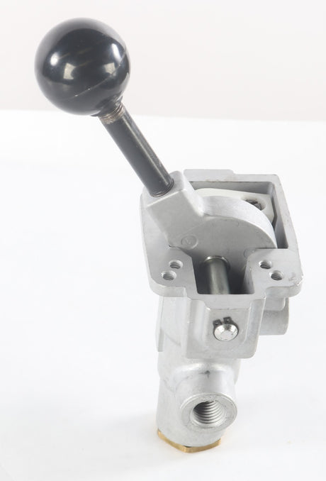 MACK ­-­ 8235-RKN20590 ­-­ VLV-HAND CONTROL