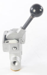 MACK ­-­ 8235-RKN20590 ­-­ VLV-HAND CONTROL