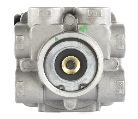 MACK ­-­ 8235-RKN28055 ­-­ RELAY VALVE
