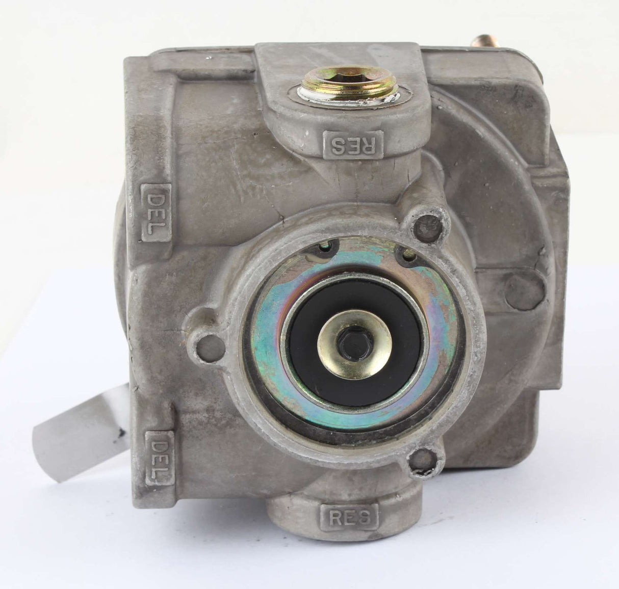 MACK ­-­ 8235-RKN28075 ­-­ AIR BRAKE RELAY VALVE