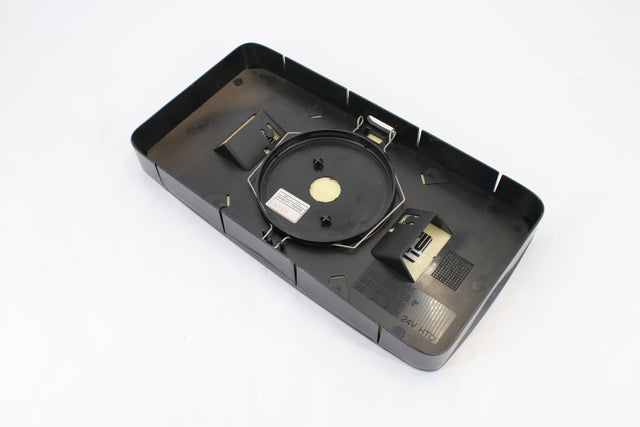 VOLVO ­-­ 85106801 ­-­ GLASS