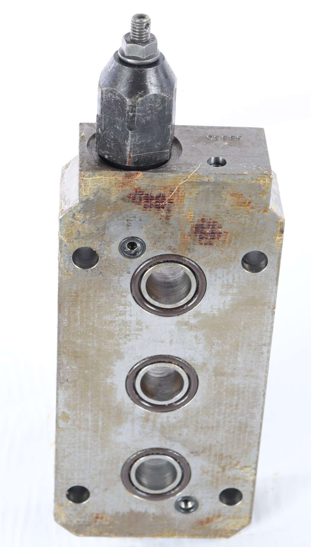 JOHN DEERE    ­-­ AT132828 ­-­ PLATE ORIFICE SANDWICH