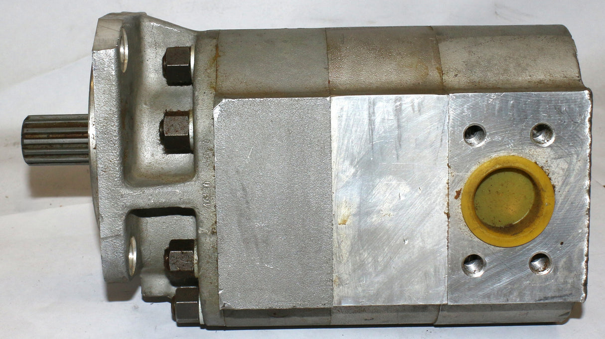 HITACHI ­-­ E4010111 ­-­ PUMP