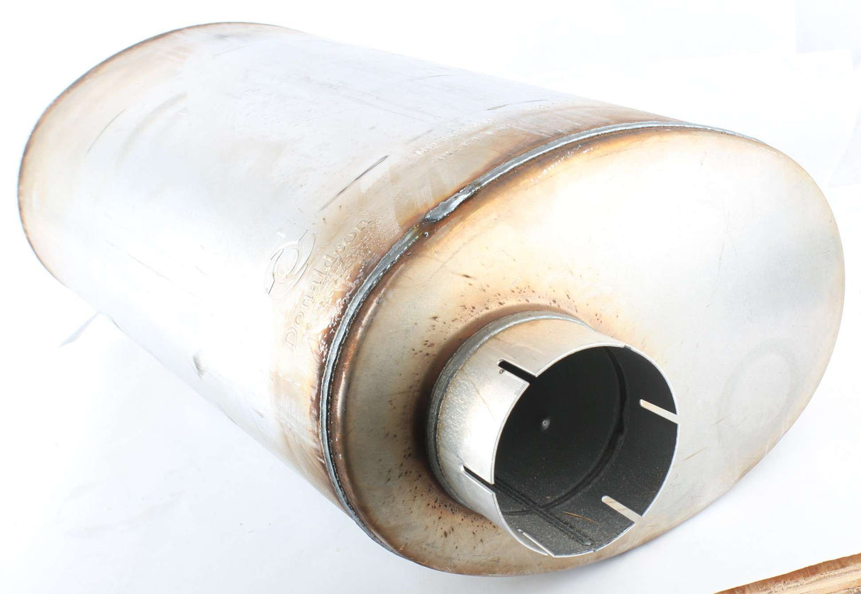 DONALDSON ­-­ M090140 ­-­ MUFFLER