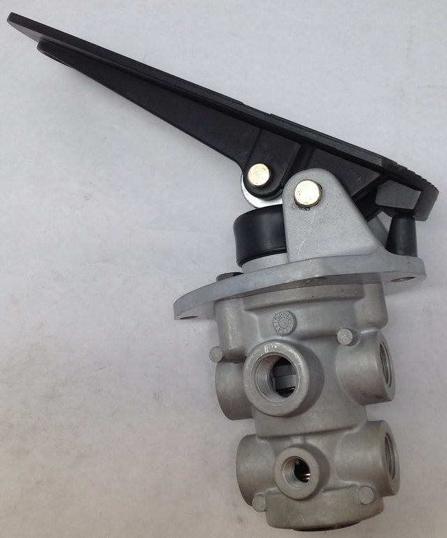 HALDEX MIDLAND ­-­ N30072FB ­-­ SINGLE CIRCUIT FOOT OPERATED SERVICE BRAKE W/PEDAL
