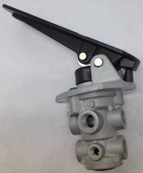 HALDEX MIDLAND ­-­ N30072FB ­-­ SINGLE CIRCUIT FOOT OPERATED SERVICE BRAKE W/PEDAL