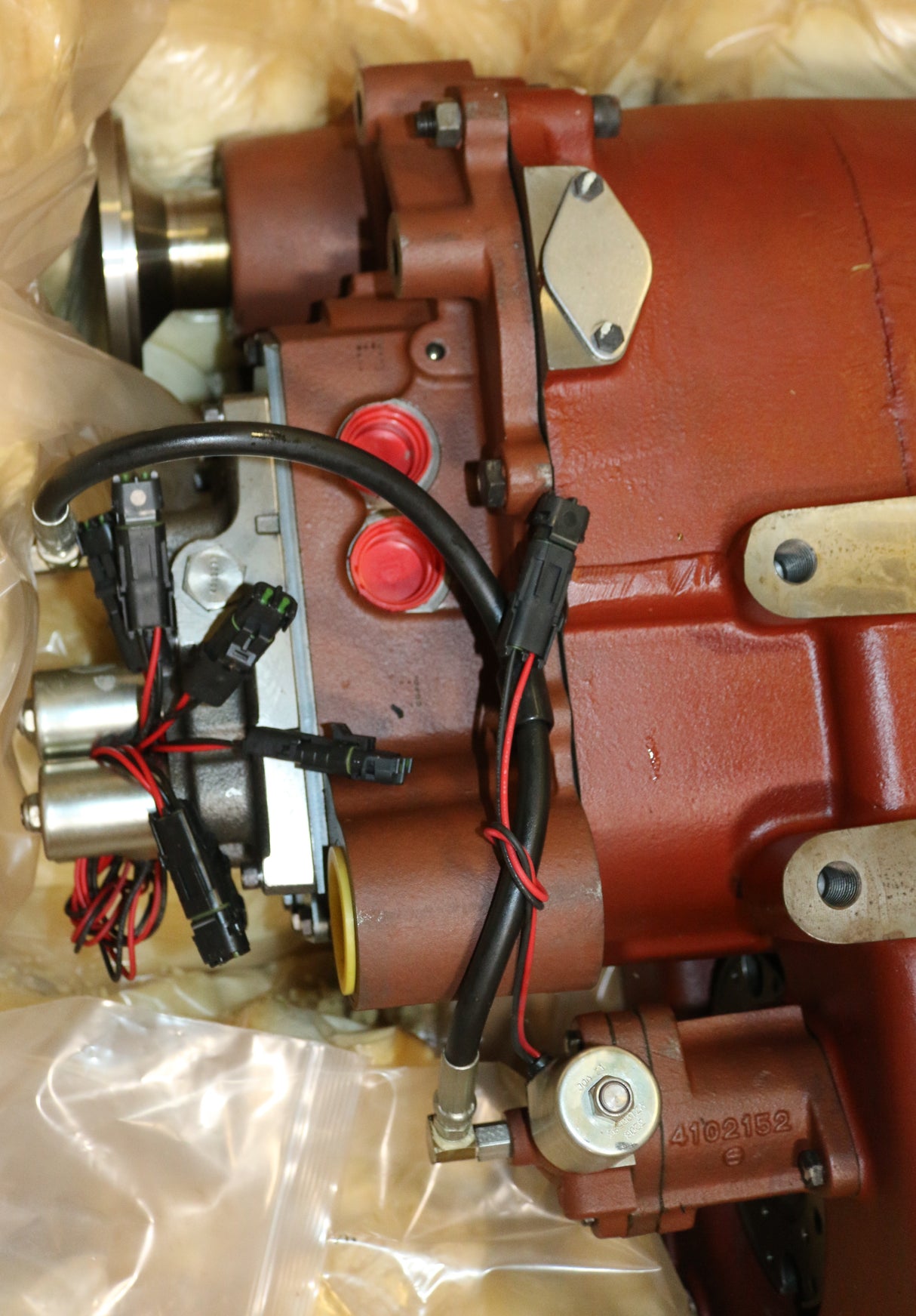 GRADALL ­-­ 77383695 ­-­ POWERSHIFT TRANSMISSION 4X4