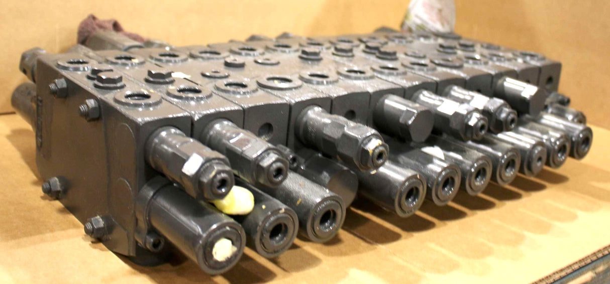 SCHAEFF ­-­ 5527665125 ­-­ CONTROL VALVE