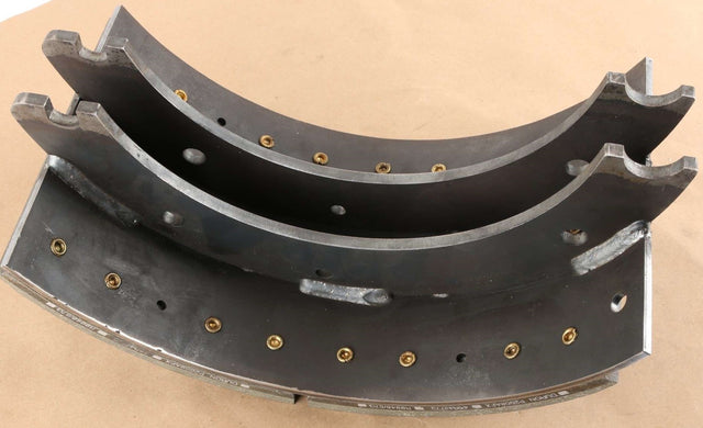 DANA SPICER ­-­ LR9946/60WG ­-­ BRAKE SHOE ASSY L/WEIGHT