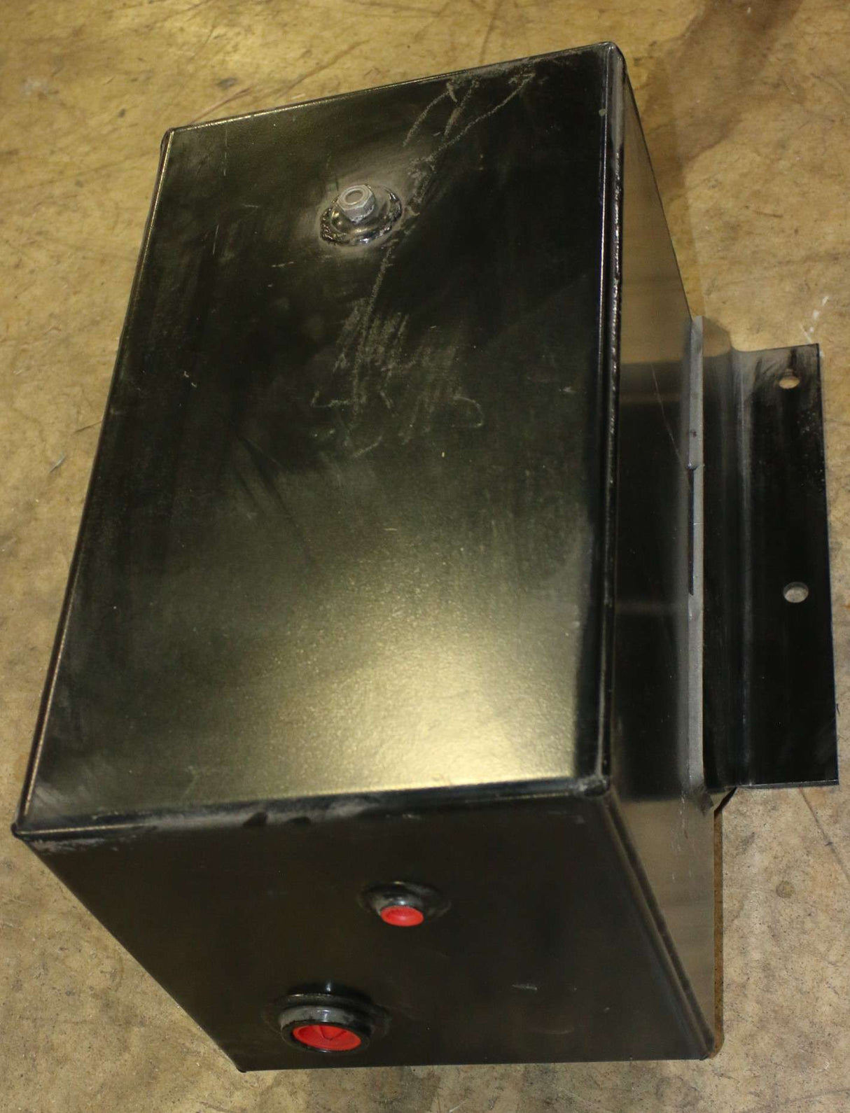 AUTOCAR ­-­ A3250004-001 ­-­ TANK_HYDRAULIC 15GAL ACT