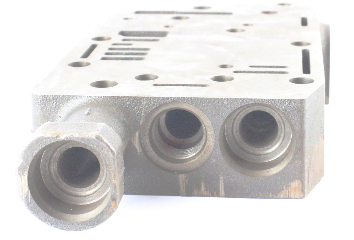 DANA SPICER ­-­ 244240 ­-­ CONTROL VALVE HOUSING