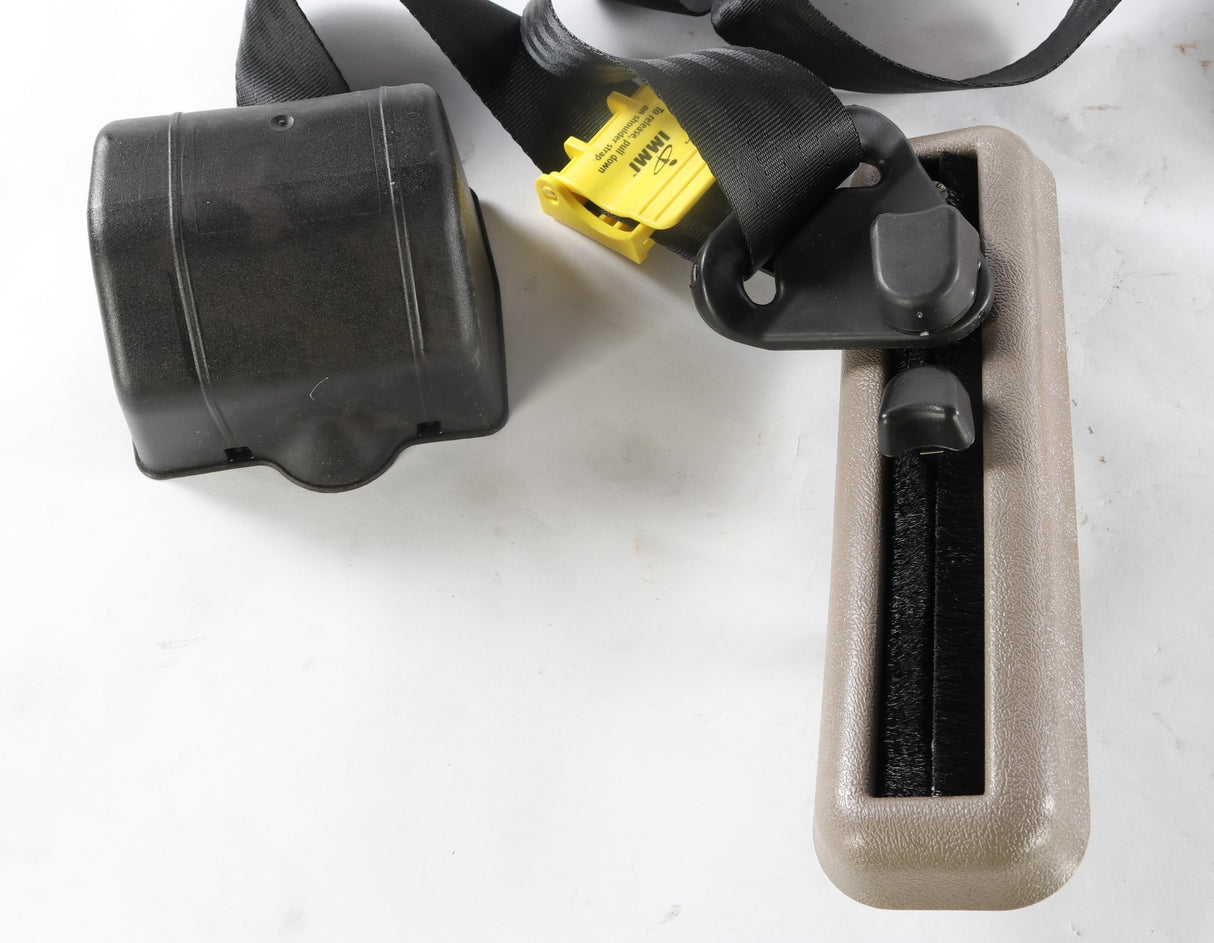 VOLVO ­-­ 25026754 ­-­ SEAT BELT KIT