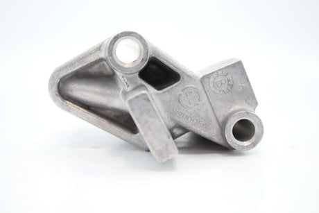 MACK ­-­ 21105100 ­-­ INTERMEDIATE HOUSING