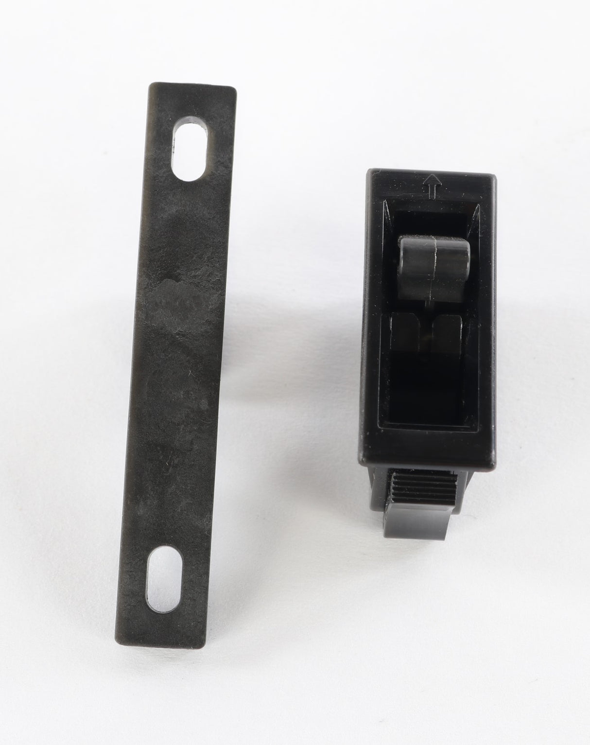 VOLVO ­-­ 20567949 ­-­ LATCH