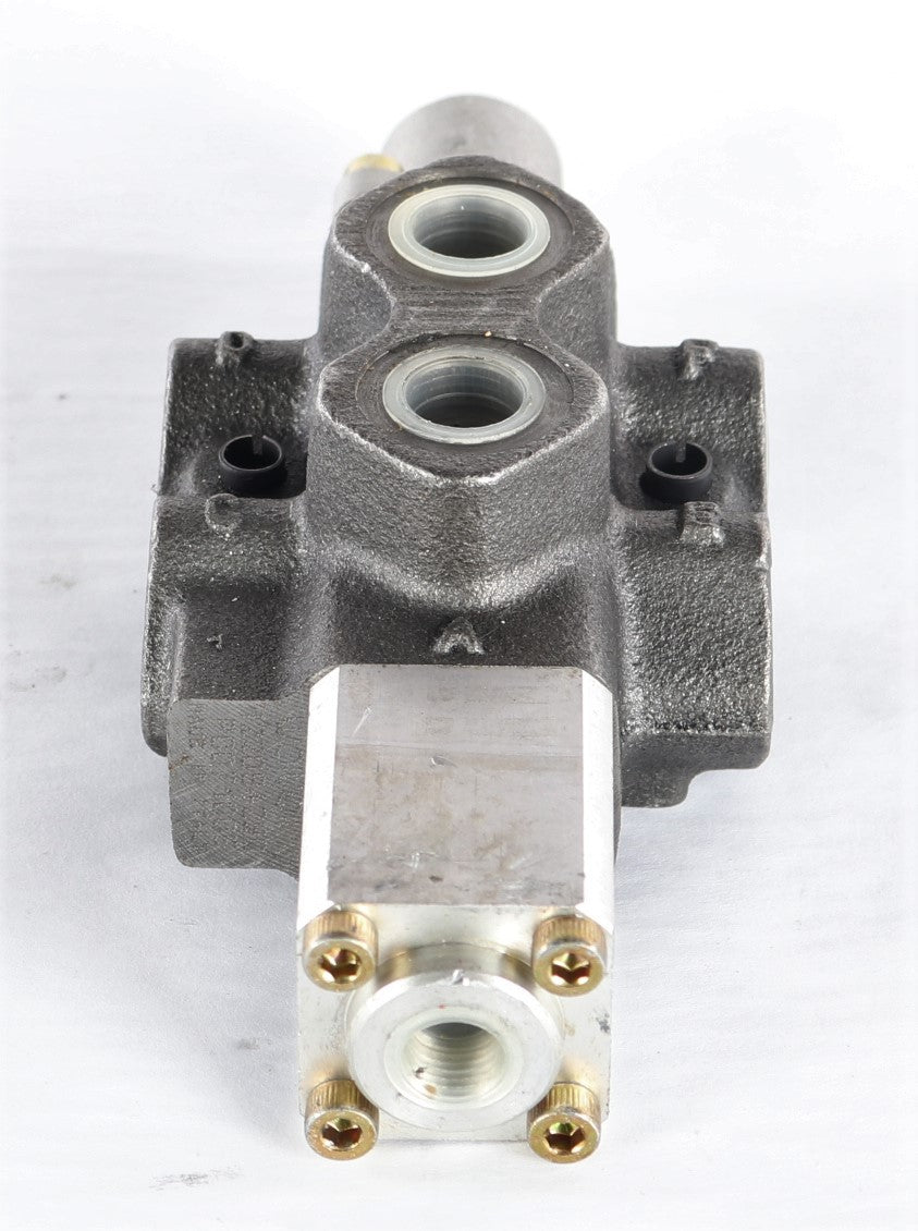 SCAT TRAK ­-­ 1318595 ­-­ DIVERTER VALVE