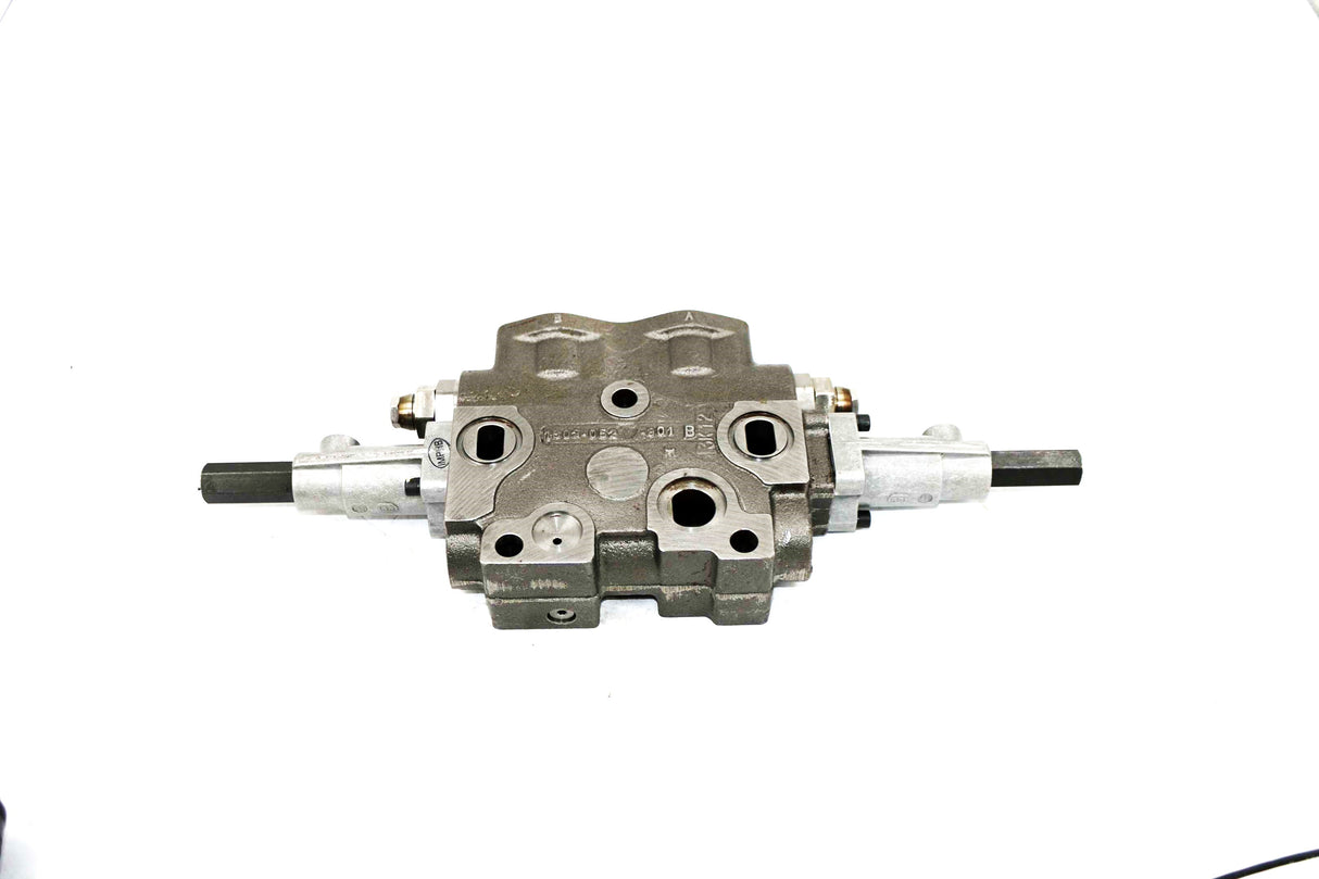 GRADALL ­-­ 80634076 ­-­ PROPEL VALVE SECTION