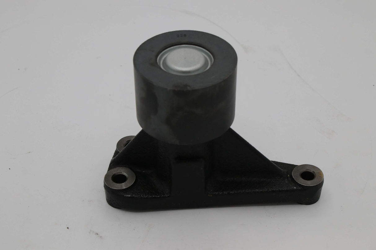 VOLVO ­-­ 21561640 ­-­ IDLER PULLEY