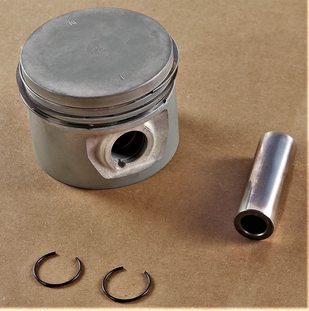 VOLVO PENTA ­-­ 272042 ­-­ PISTON KIT