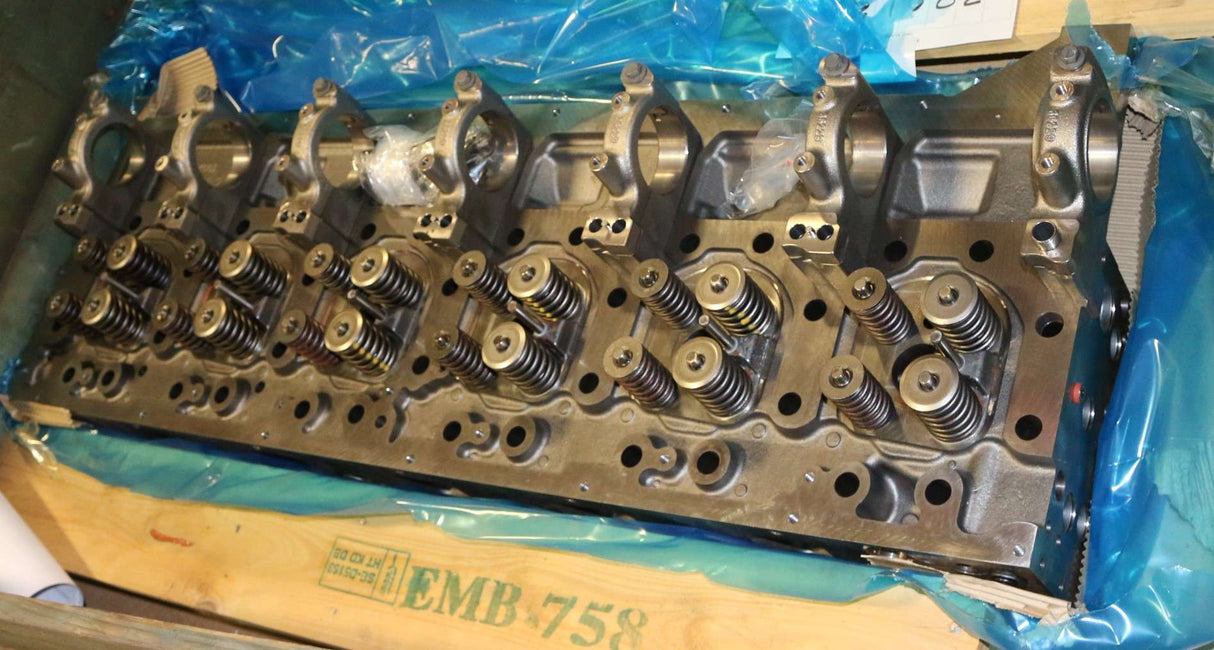 VOLVO PENTA ­-­ 3801394 ­-­ CYLINDER HEAD