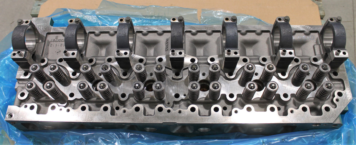 VOLVO PENTA ­-­ 3803665 ­-­ CYLINDER HEAD