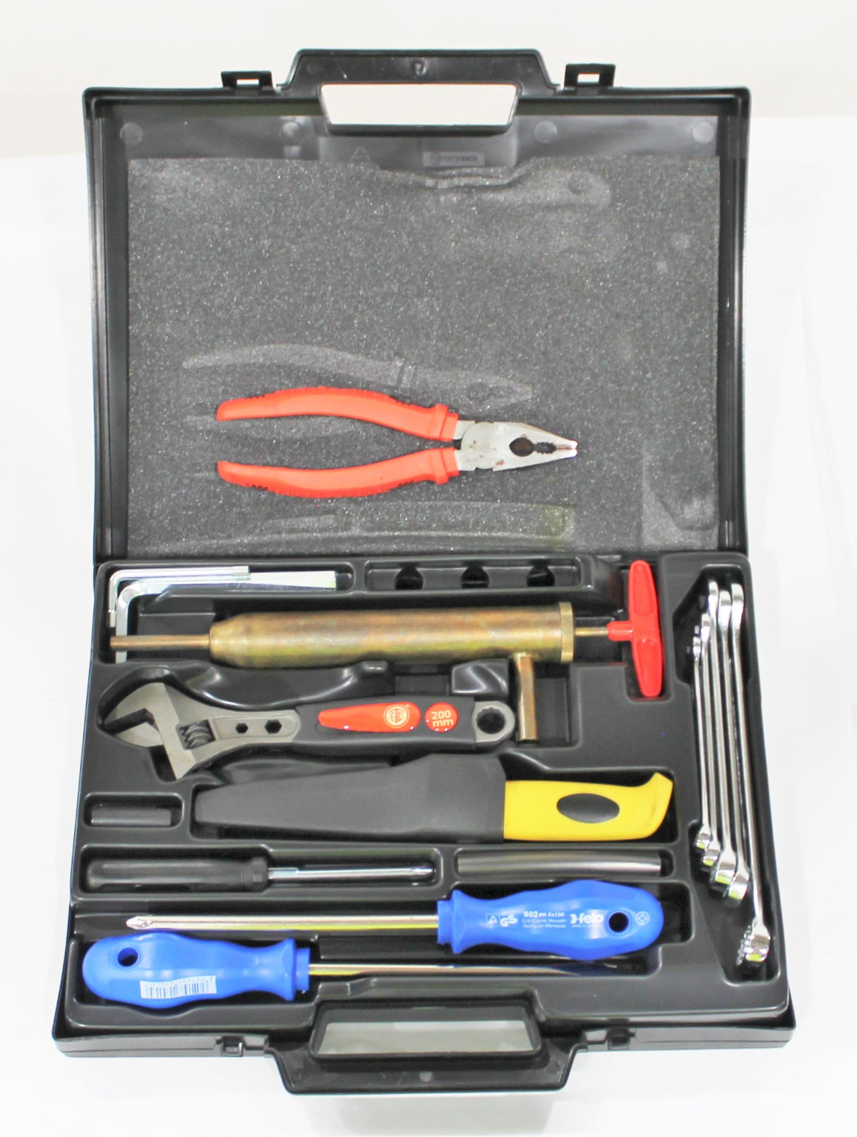 VOLVO PENTA ­-­ 858282 ­-­ TOOL KIT