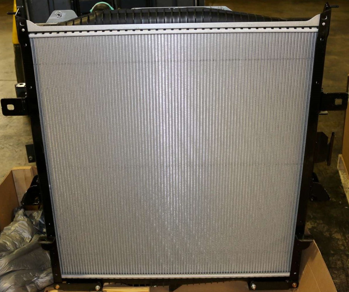 MACK ­-­ 20991707 ­-­ RADIATOR